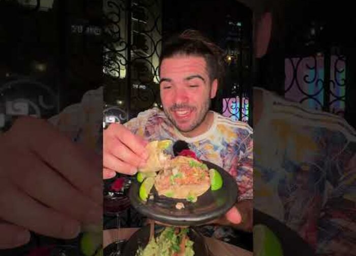 Coctelería de autor y tacos: la fórmula que conquista los restaurantes con música en Barcelona
